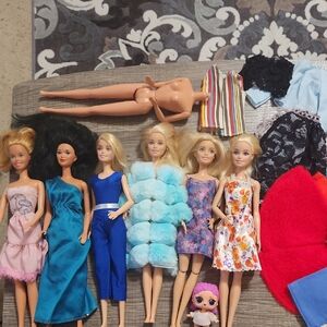 7 Barbie Dolls 1966 & 2015, 1 Lol, 1 Barbie Body 1966 Collection with Outfits